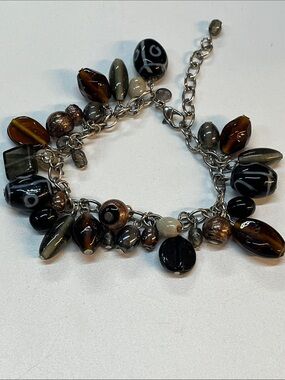 Just Jewelry brand Glass Bead ‘Cha Cha’ Style Bracelet in Black, Brown & Gray
